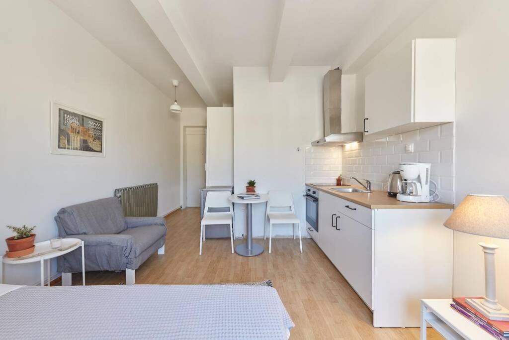 Apartment Bright Lovely In Thessaloniki