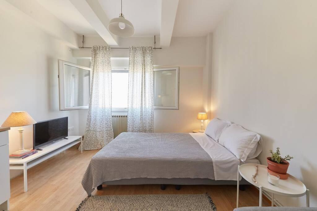 Bright Lovely In Apartment *